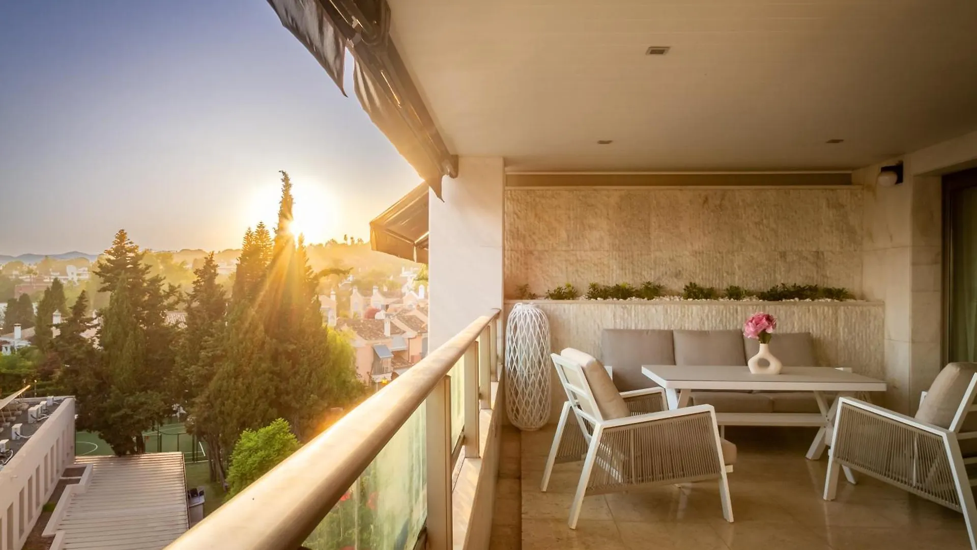 Lägenhet Marbella Banus Suites - Golden Mile Jardines Del Principe 1