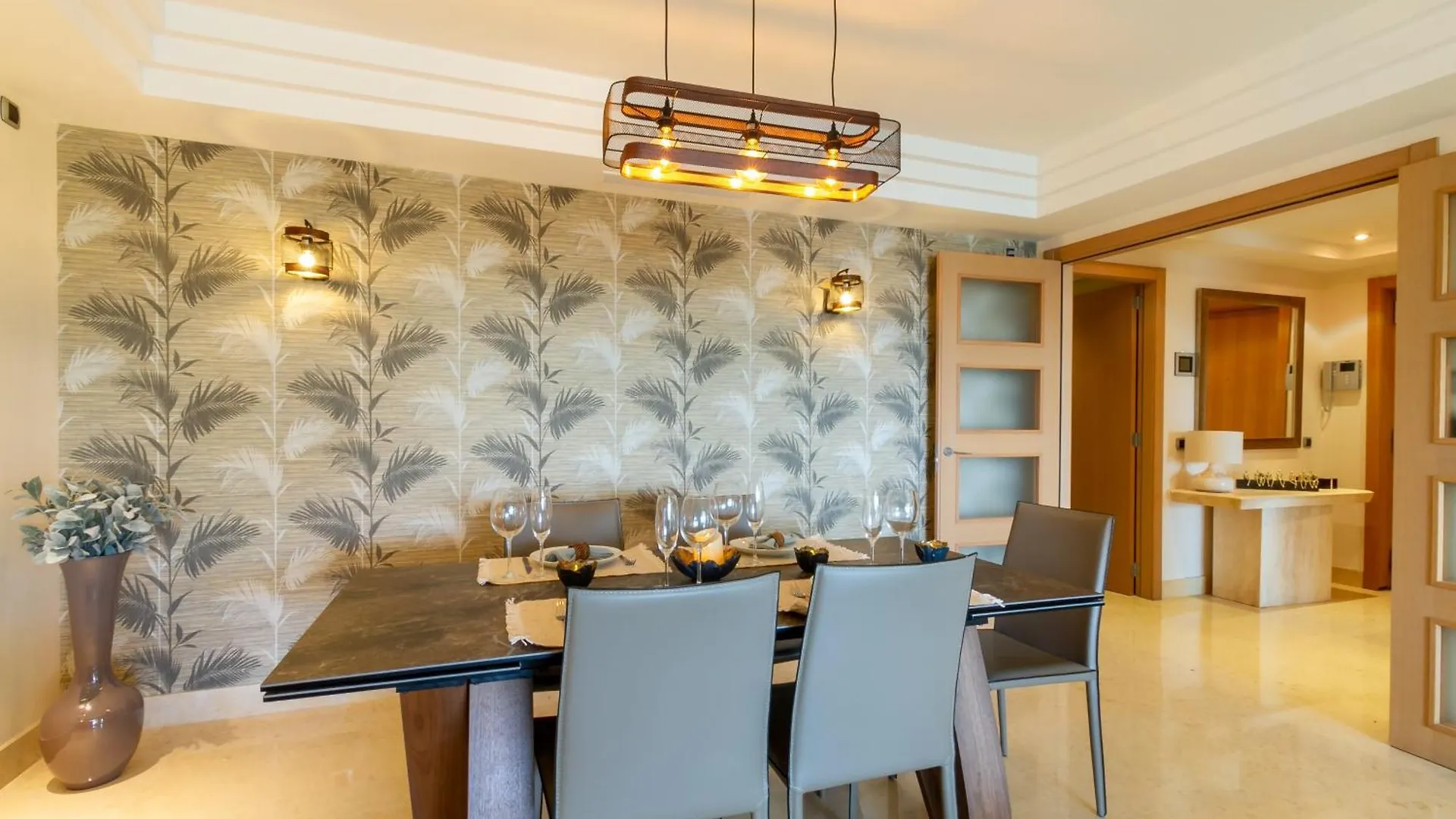 Marbella Banus Suites - Golden Mile Jardines Del Principe 1 0*,  Španělsko
